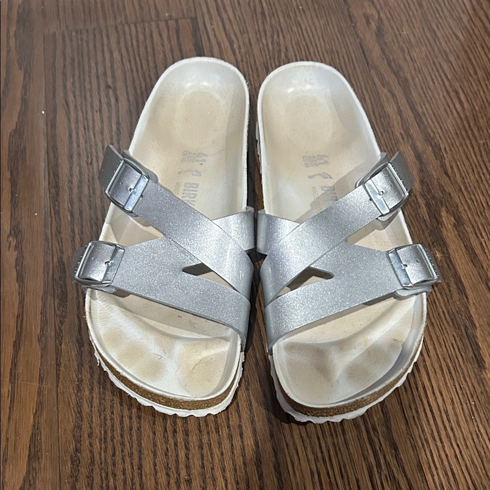 Birkenstock silver strappy slip on sandals sz 10